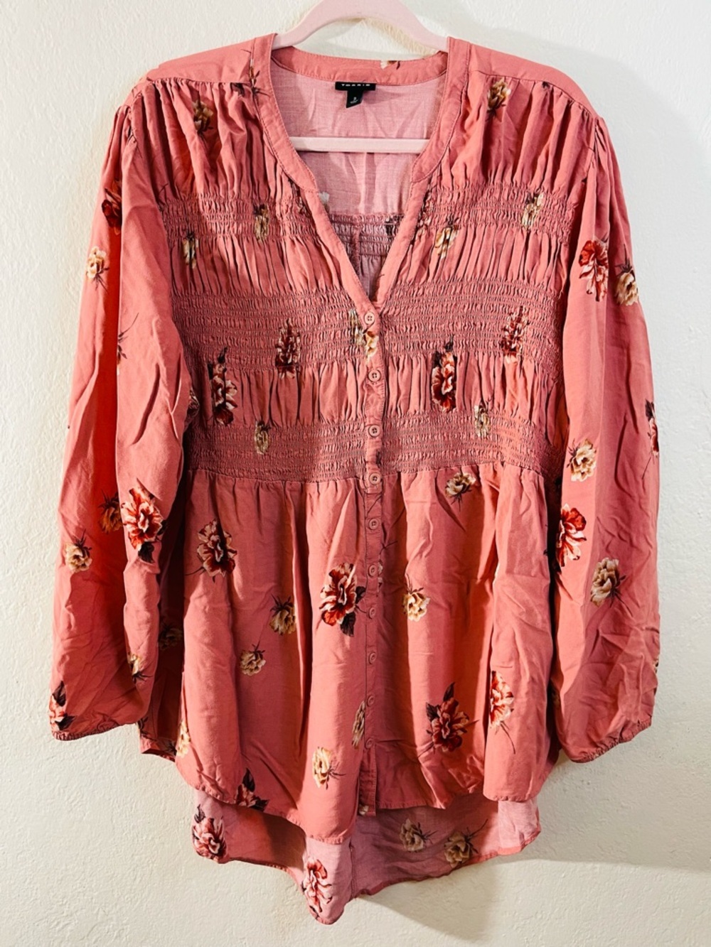 torrid Dusty Rose Floral Smocked Button Blouse Women size 3X Casual Travel Vacay - Picture 2 of 9